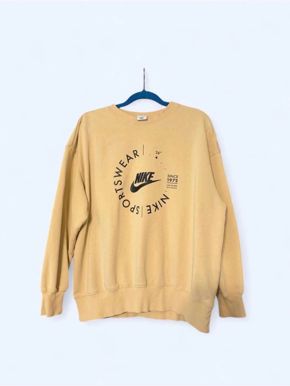 Nike sweater Crewneck sweatshirt pullover unisex mens womens medium fall tan